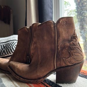 Ariat ankle boots. Size 8. Brown leather